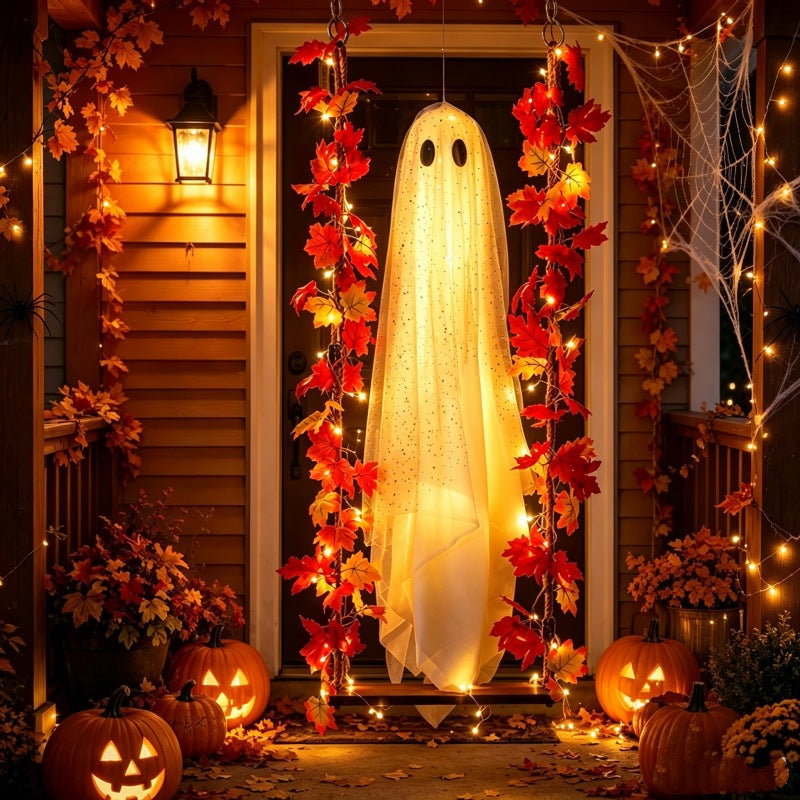 Decorazione di Halloween a forma di fantasma con foglie d'acero da appendere