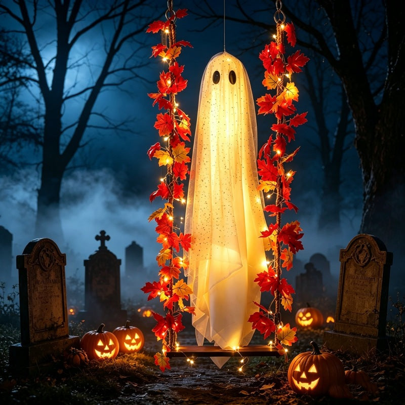 Decorazione di Halloween a forma di fantasma con foglie d'acero da appendere